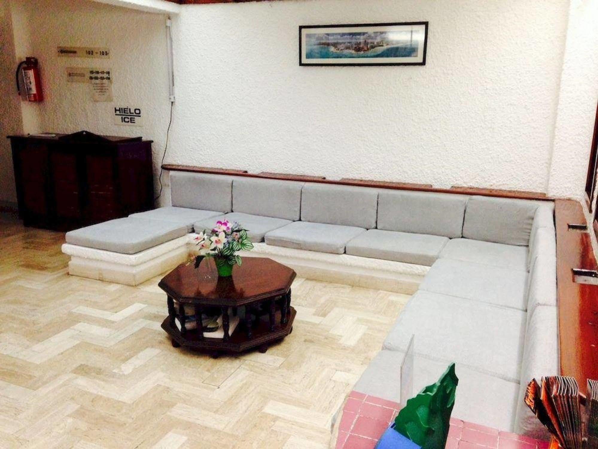 Hotel Plaza Carrillo'S Cancún Exteriör bild